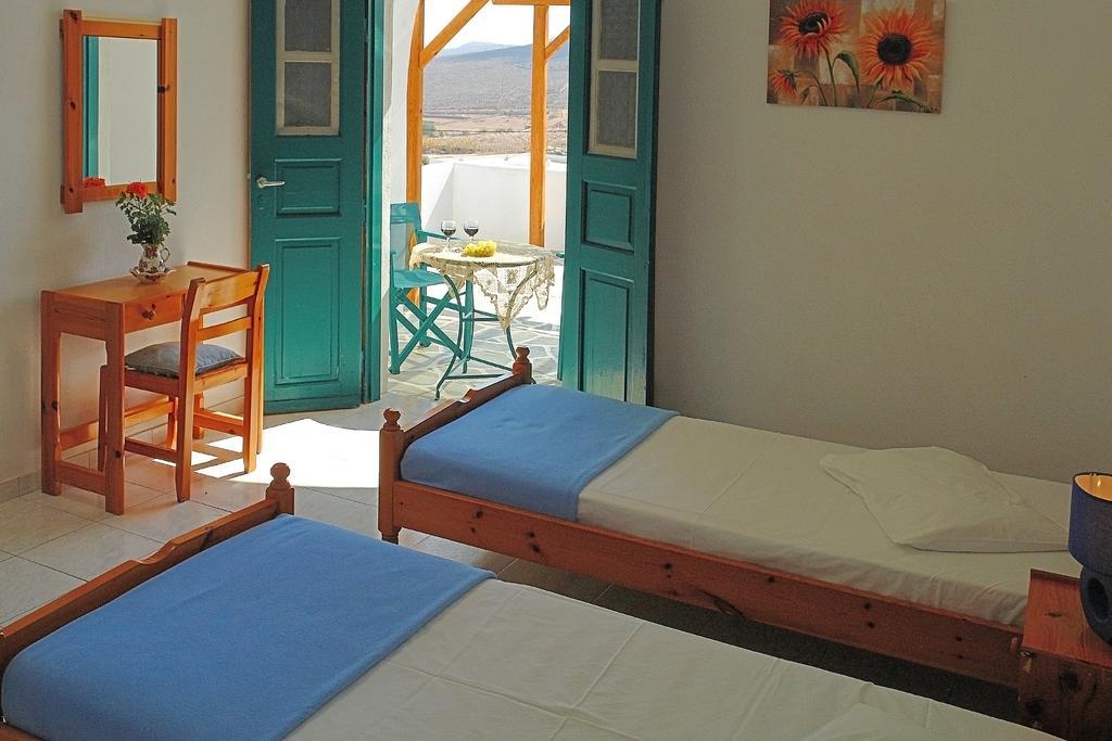 Irene Rooms Folégandros Szoba fotó